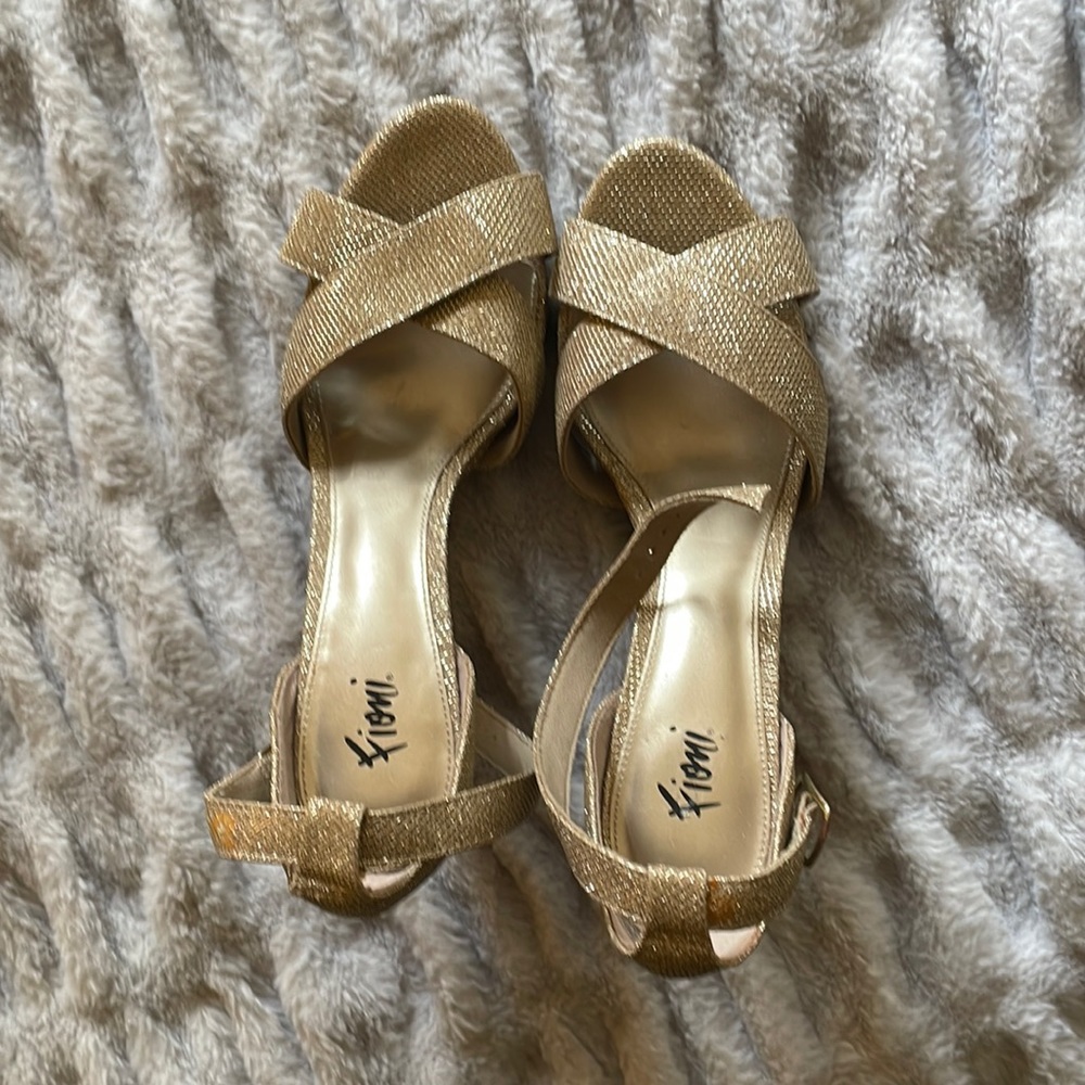 ❤️Fioni gold sparkle heels